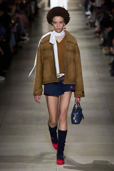 Look 15